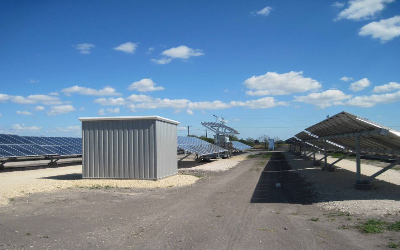 hurricane tolerant solar pv array